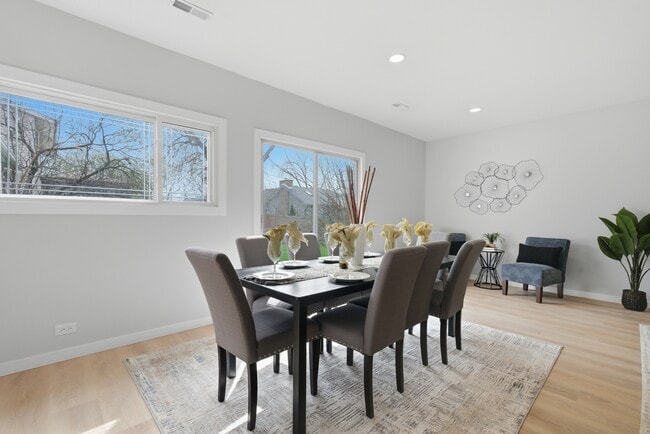 Photo - 593 Bristol Ln