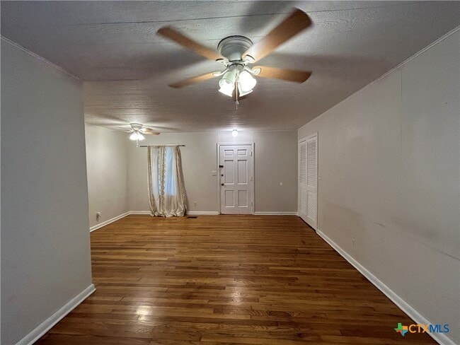 Photo - 554 Lee St
