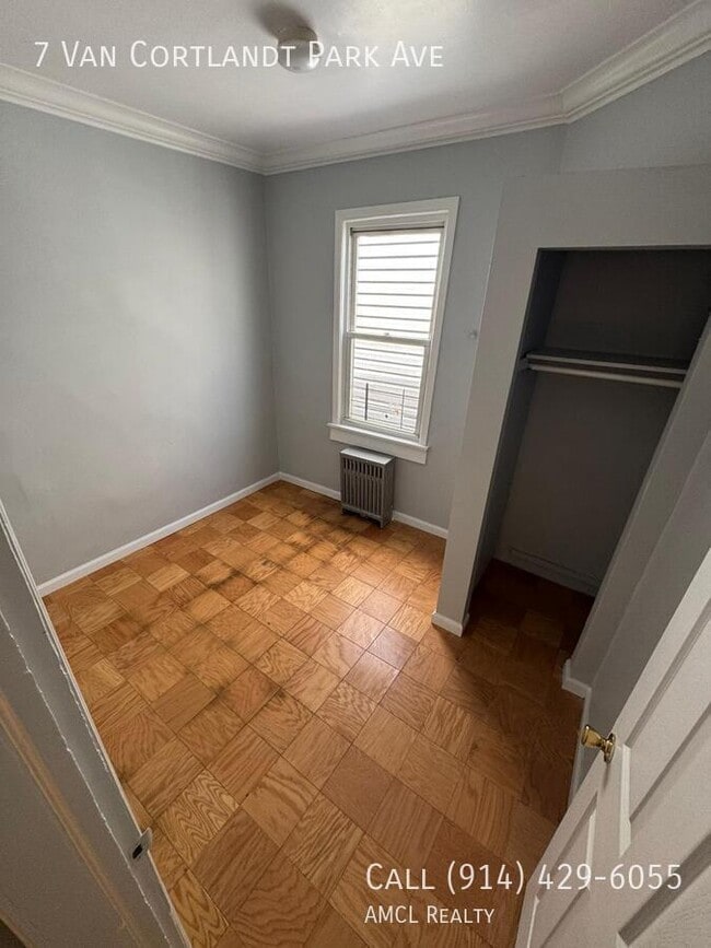 Photo - 7 Van Cortlandt Park Ave