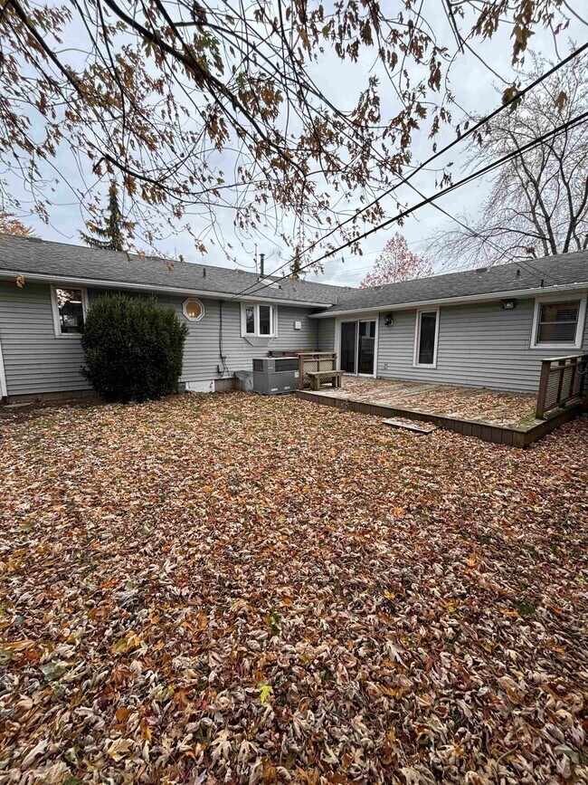 Photo - 511 Charles St