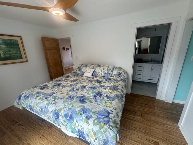 Photo - 46 W Division St NE Unidad SI ID1596545P