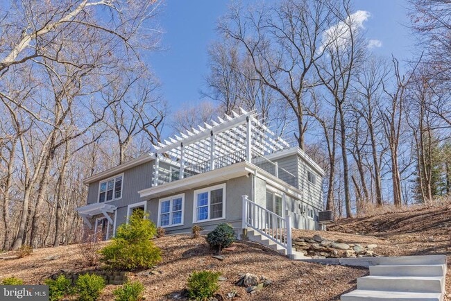 Photo - 422 Spackmans Ln