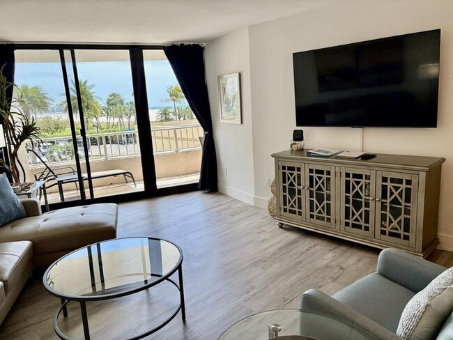 Photo - 380 Seaview Ct