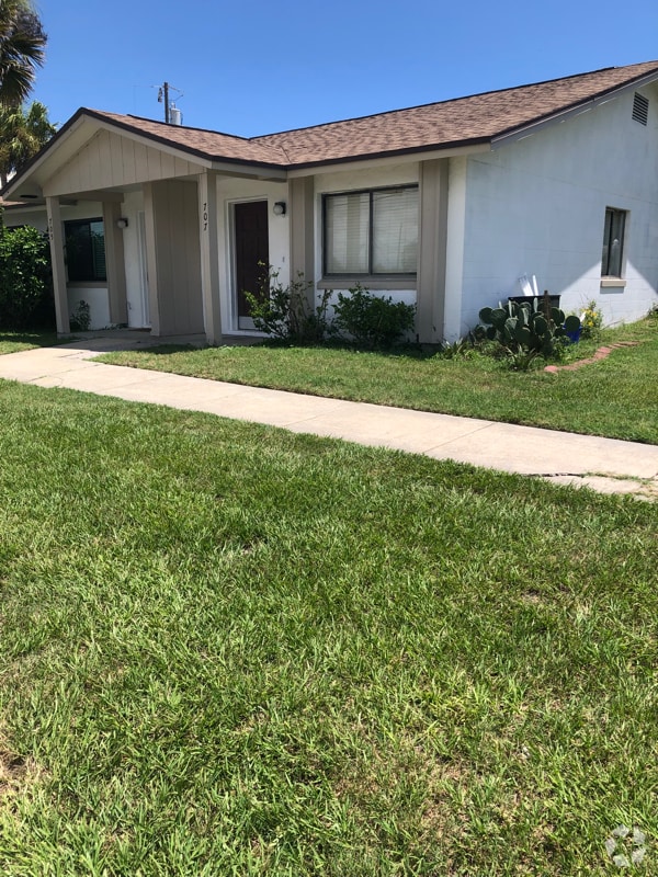 Building Photo - 705 S Daytona Ave Rental