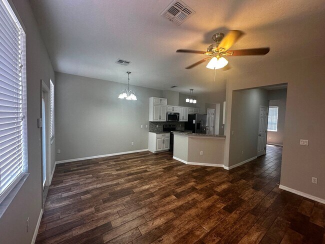 Photo - Stunning 3/2.5 corner townhome in Lake Reams with 2 car garage! Available Now!