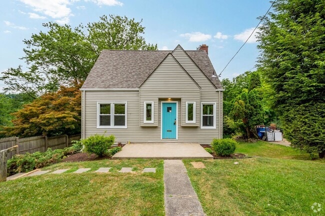 Building Photo - AVAILABLE AUG 1ST!! BEAUTIFUL 2-BEDROOM IN... Rental