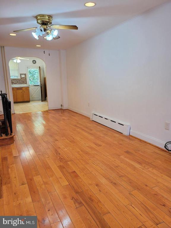 Photo - 838 Sears St