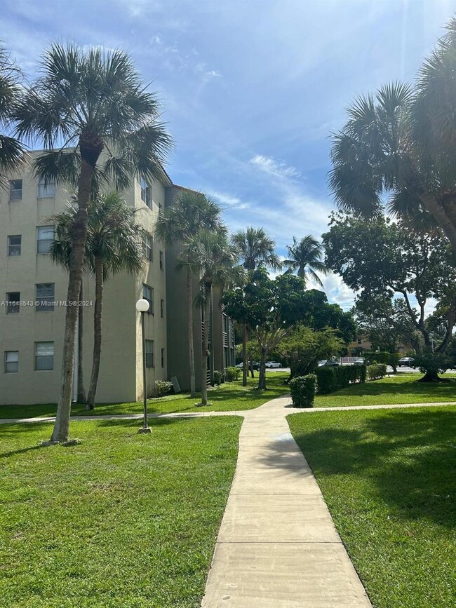 Photo - 1800 SW 81st Ave Condominio Unidad 1308