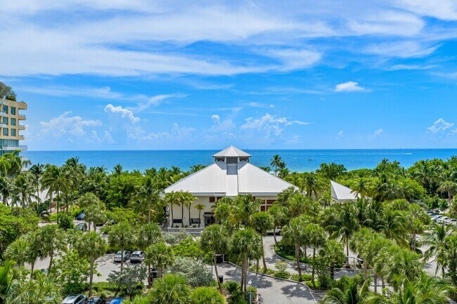 Photo - 1 Collins Ave