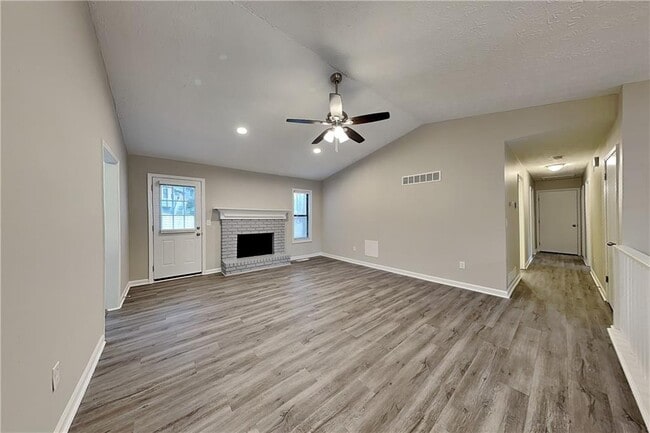 Photo - 647 Sunshine Trce NW