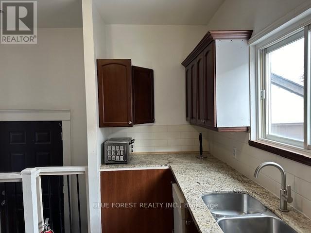 Photo - 220 Waterloo St