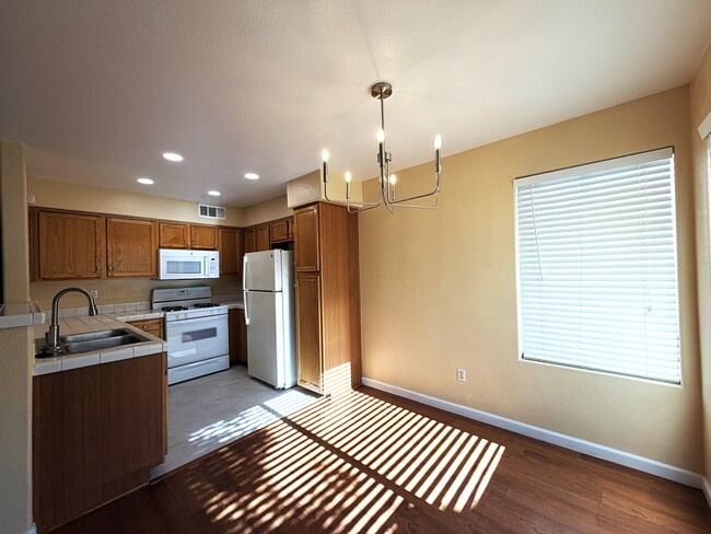 Photo - 4955 S Lindell Rd