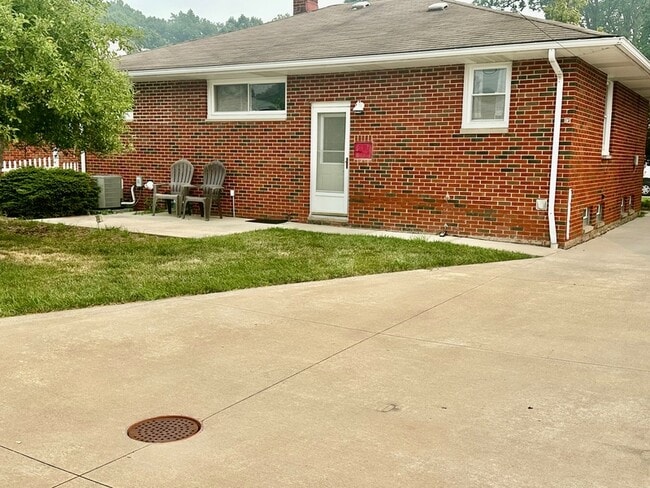 Photo - 31005 Ronald Dr