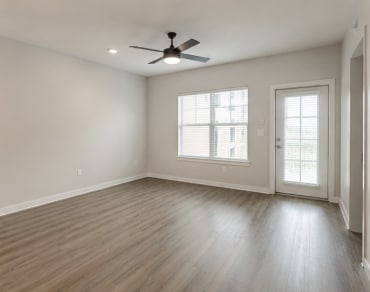 805 Elm St