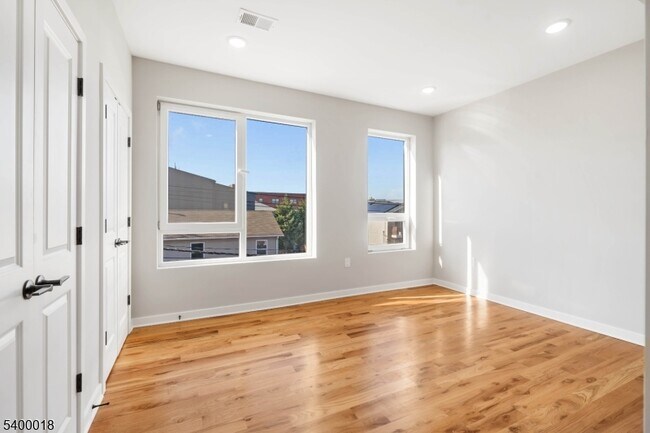 Photo - 108 Fleming Ave Unit 3