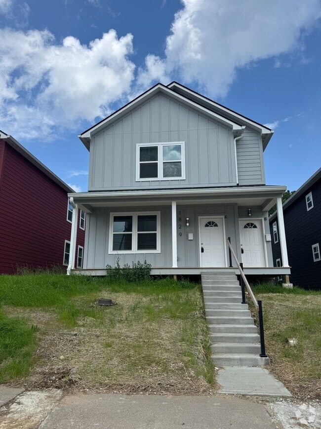 Building Photo - 1829 Montcalm St Rental