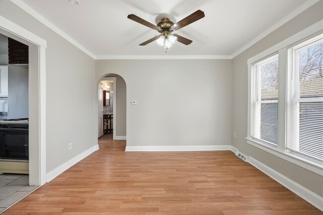 Photo - 1301 E Muir Ave