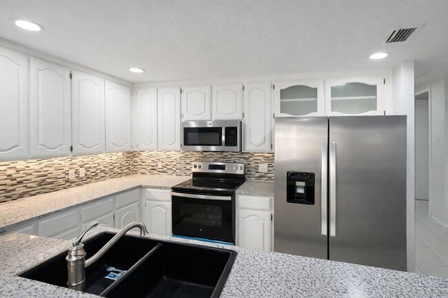 Photo - 2401 S Jackson Rd