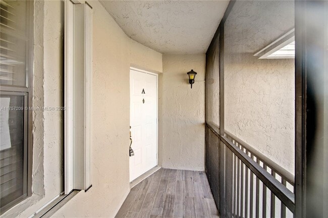 Photo - 1197 Washington Cir Unit 1197A