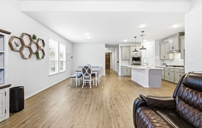 Photo - 2071 Chelsea Grv