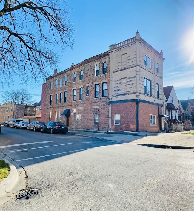 3601 S Winchester Ave Unidad 2 Rear