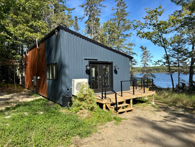 Building Photo - 5 West Dr