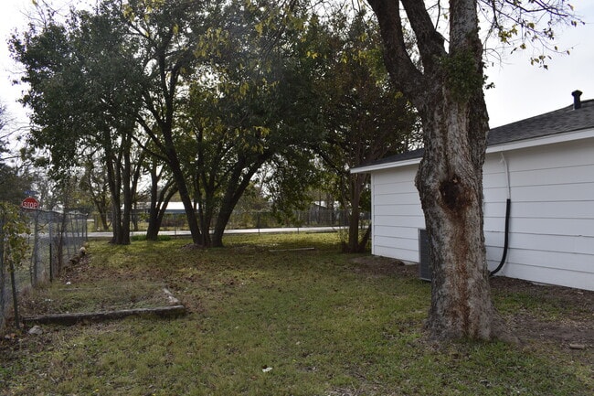 Photo - 108 E Kirby Ave