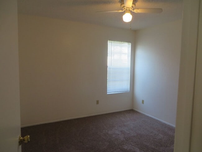 Photo - 2217 Katy Ln Unit B