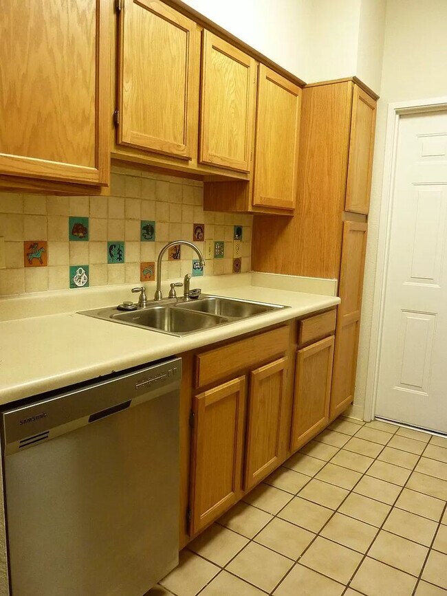 Photo - Beautifully updated 2-2 Condo with attache...