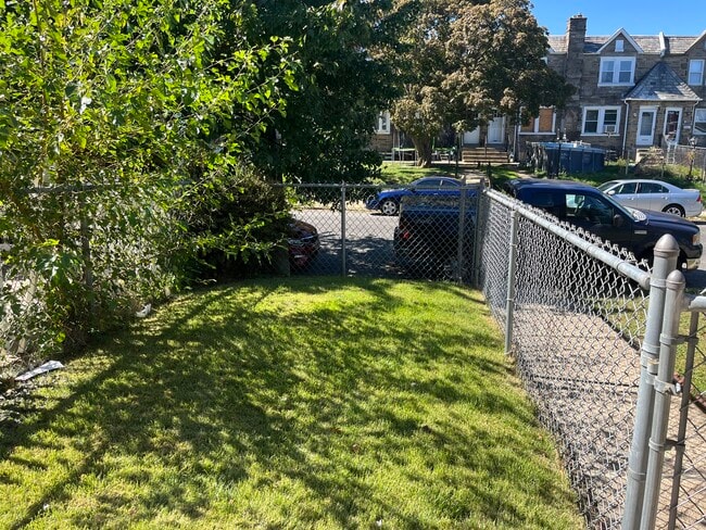 Photo - 3427 Sheffield Ave Townhome