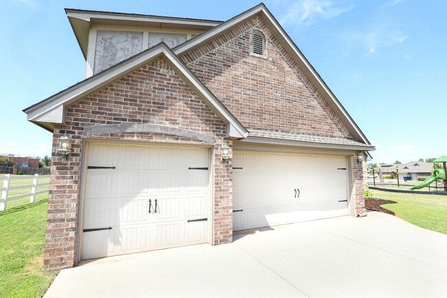 Photo - 17225 Ridgewood Dr