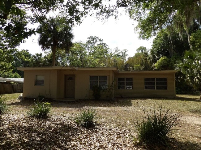 Photo - Orange City 3 Bedrooms 2 Bath 900 SQ FT Call Carole Arcaro 386-216-4900