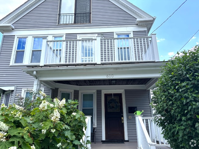 Building Photo - 610 South St Rental