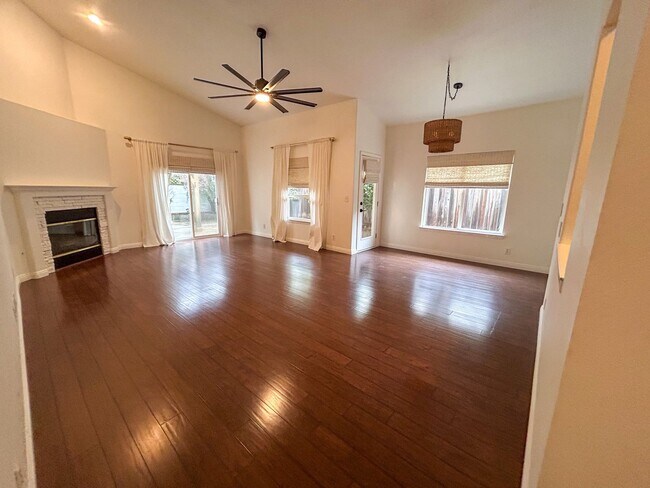 Photo - 3 Bedroom Home for Rent in Chico CA | Garage, Private Yard, Central HVAC