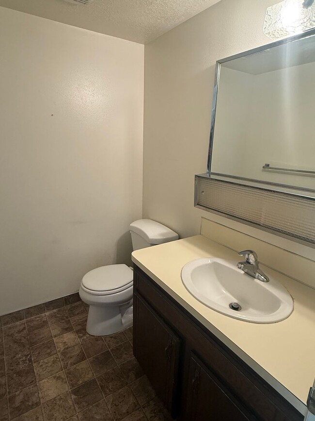 Photo - Beautiful Kaysville townhouse