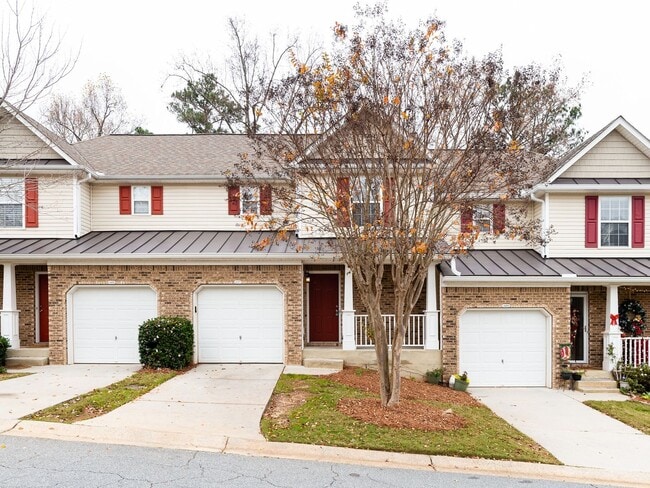 Building Photo - 2 Bedroom 2 Bath Townhome with Unfinished Basement