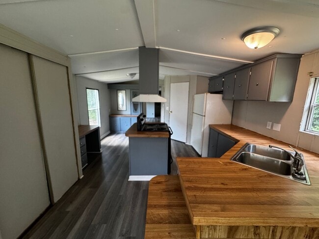 3 Webb Rd