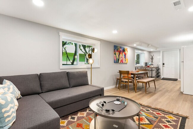 Photo - 4042 1st Ave NE Unidad ID1341973P