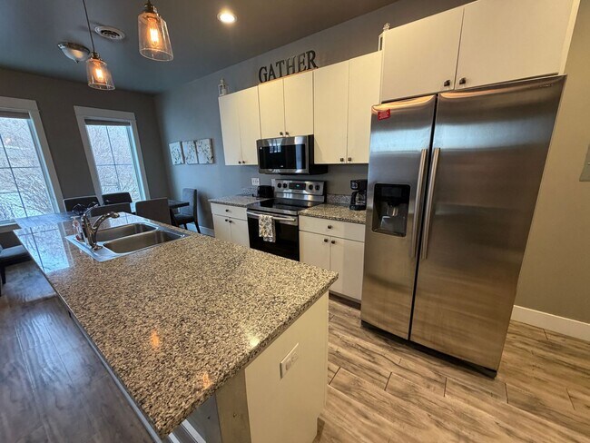 Photo - 1620 8th Ave N