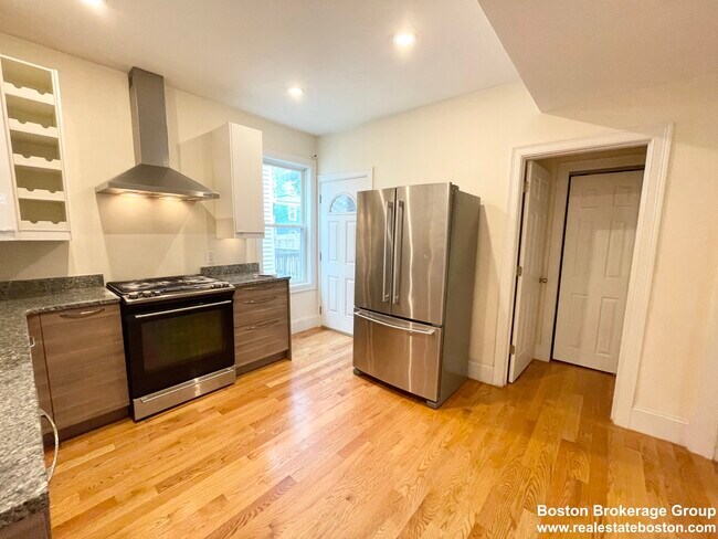 Photo - 31 Edison Grn