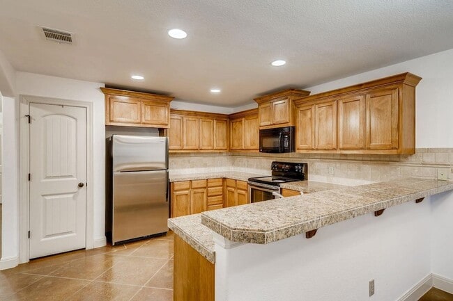 Photo - 300 Venture Blvd S