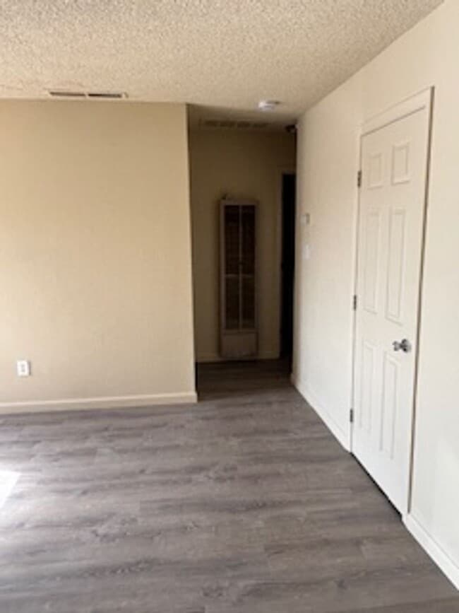 743 Iowa Ave Unit B
