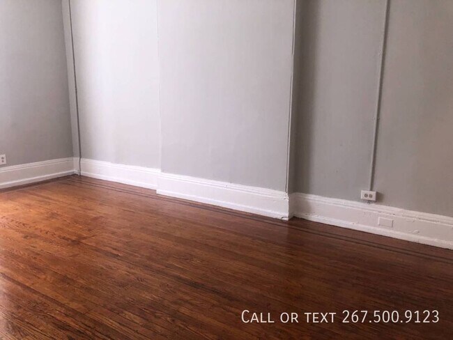 Photo - Great Location. Cozy 2 bedrooms.  Walk to ... Unit 2F