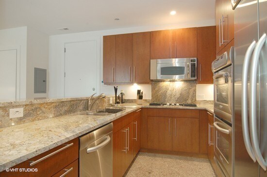 Photo - 914 W Hubbard St