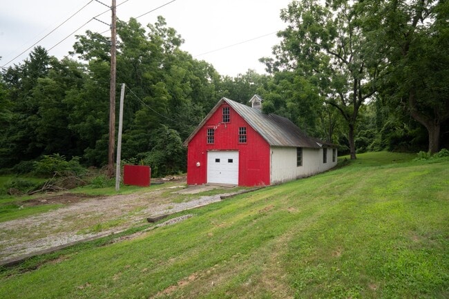 Photo - 7730 Newark Rd