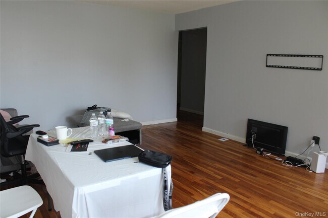 Photo - 8 Fishkill Glen Dr Unit A
