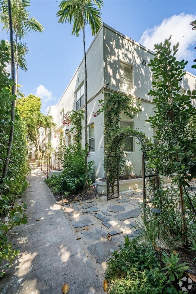 Building Photo - 726 Meridian Ave Unit 2 Rental