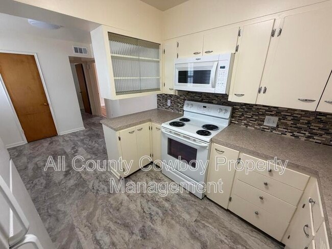 Photo - 700 W 1st Ave Unidad Apt 3