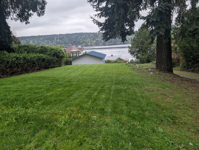 Building Photo - Illahee6056 Unit A