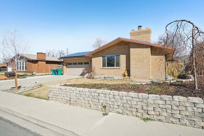 Photo - 240 W 220 S St